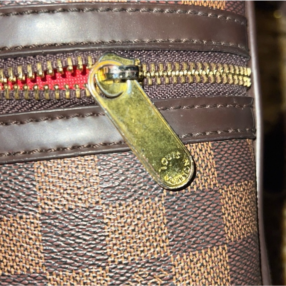 Rep. LV Crossbody - Picture 15 of 15